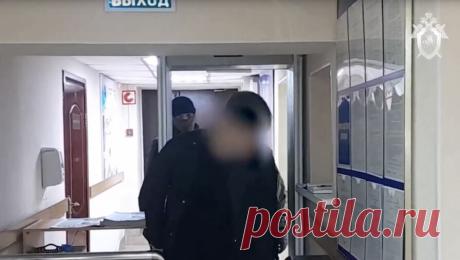 Четырех человек на Камчатке заподозрили в отмывании 712 млн рублей. На Камчатке четырех человек заподозрили в отмывании сотен миллионов рублей. Об этом сообщает СУ СК России по региону. По версии следствия, в период с 2019 по 2025 год четверо участников ОПГ украли более 1 млрд рублей. Деньги поступали на ...