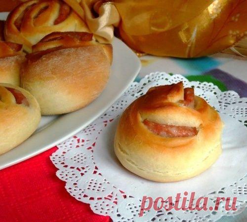 Булочки с колбасой