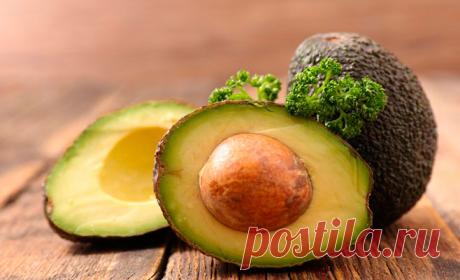 Врач умоляет: «Перестань выбрасывать косточки авокадо! Из них же можно приготовить самый полезный...»