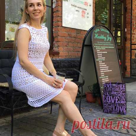 Photo by Галина Зарубина on February 20, 2020. Image may contain: 1 person, standing, shoes and outdoor