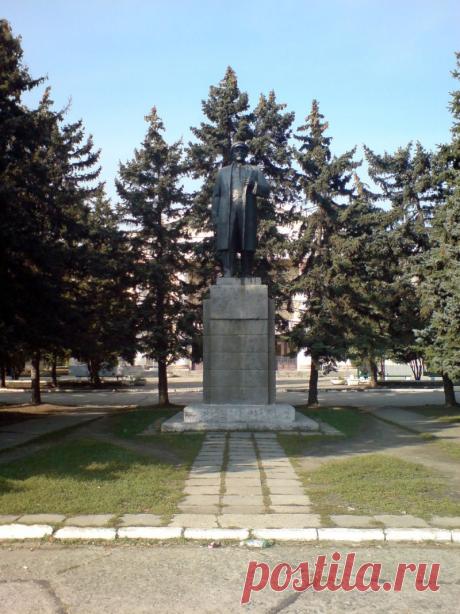 Ленин. Приднепровск ::: альбом Днепропетровск. Памятники и монументы ::: ГОРОДА и СТРАНЫ » Украина / фото 14333701 800 x 1067 io.ua