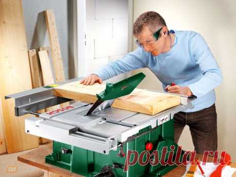 Многофункциональный бытовой деревообрабатывающий станок Создание качественных изделий из дерева доступно не только мастерам производственных предприятий. Любой человек в силах освоить обработку этого материала. Для упрощения рабочих операций и уменьшения ошибок применяют специализированное оборудование. В этой статье рассказано о том, как правильно выбрать и приобрести многофункциональный бытовой деревообрабатывающий станок для применения в быту. Область применения и преим...