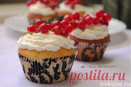 Нежные капкейки со сливочным кремом - Простые рецепты Овкусе.ру