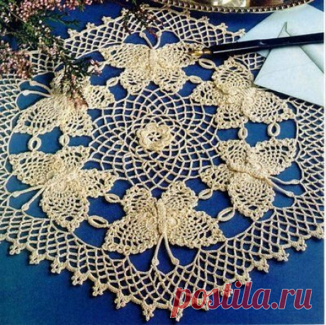 Шестиугольная салфетка с бабочками