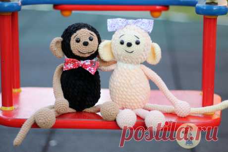 PDF Обезьянки Шустрик и Прыгалка. FREE amigurumi crochet pattern. Бесплатный мастер-класс, схема и описание для вязания игрушки амигуруми крючком. Вяжем игрушки своими руками! Обезьянка, мартышка, шимпанзе, обезьяна, chimp, monkey. #амигуруми #amigurumi #amigurumidoll #amigurumipattern #freepattern #freecrochetpatterns #crochetpattern #crochetdoll #crochettutorial #patternsforcrochet #вязание #вязаниекрючком #handmadedoll #рукоделие #ручнаяработа #pattern #tutorial #häkeln #amigurumis