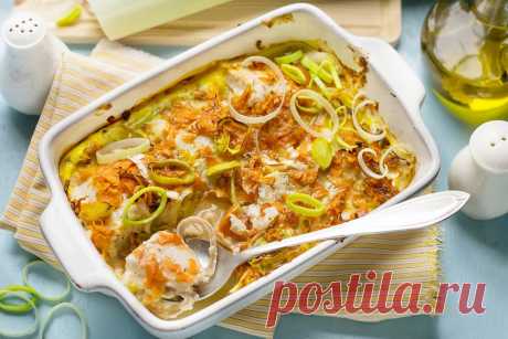 Gratin mit Kabeljau und Kartoffeln im Backofen Dieser Gratin mit Kartoffeln und Kabeljau ist ein feines Gericht, das wunderbar in die Alltagsküche passt. Der Kartoffelgratin mit Parmesan und einer cremigen Sauce eignet sich besonders gut für alle, die wenig Zeit haben, da es ohne Vorkochen der rohen Kartoffeln direkt in den Ofen geht.