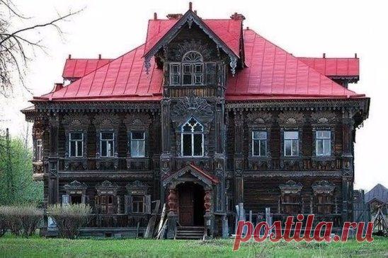 Заброшенный терем в Костромской области, Россия