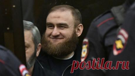 Названы причины попаданий экс-сенатора Арашукова в ШИЗО &quot;Черного дельфина&quot;. Бывшего сенатора от Карачаево-Черкесии Рауфа Арашукова дважды отправляли в ШИЗО исправительной колонии ИК-6 &quot;Черный дельфин&quot; за нарушения распорядка. Об этом пишет РИА Новости со ссылкой на пресс-бюро УФСИН по Оренбургской ...