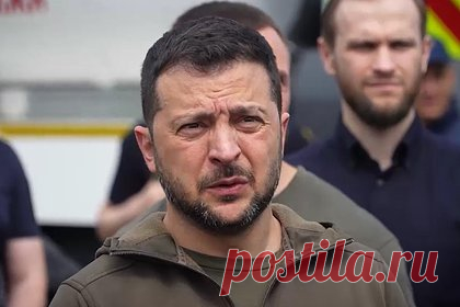 На Украине обвинили Зеленского в связях с ХАМАС. Президент Украины Владимир Зеленский может оказаться в центре грандиозного международного скандала из-за связей с палестинским движением ХАМАС. Об этом заявил советник Леонида Кучмы Олег Соскин. По его словам, у Израиля уже, скорее всего, есть точные данные по поводу найденного секторе Газа переданного Украине оружия.
