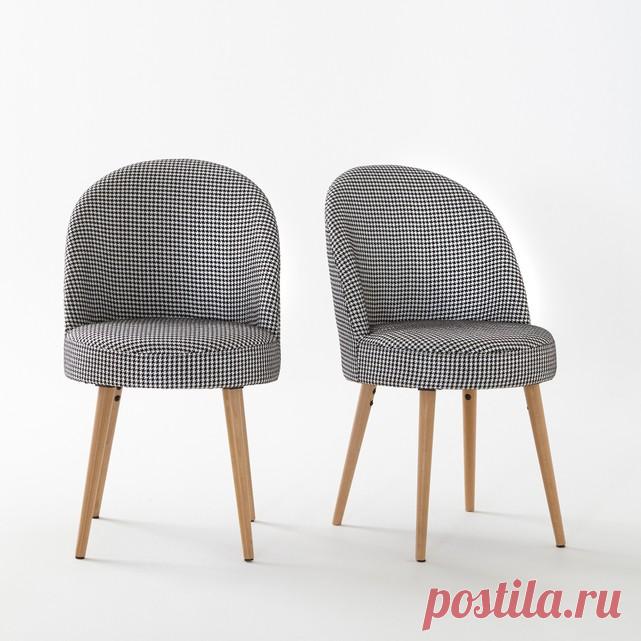 2 кресла для столовой, QUILDA 2 кресла для столовой Quilda . Невероятно удобные кресла для столовой  с однотонным рисунком или в ломаную клетку в стиле 50-х  .Характеристики столовых кресел Quilda :Ножки из массива бука с окраской под дуб .Покрытие нитроцеллюлозным лаком.Каркас из мультиплекса, спинка с ПУ-наполнителем (25 кг/м³), спинка (28 кг/м³) Обивка 100% полиэстер.Накладки на ножки из войлока..Для оптимального качества и устойчивости рекомендуется надежно затянуть бо...