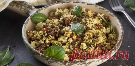 Вегетарианский омлет из тофу — рецепт от ВкусВилл Рецепт приготовления «Вегетарианский омлет из тофу» на официальном сайте сети магазинов «ВкусВилл» — состав блюда, описание процесса, фото и отзывы.