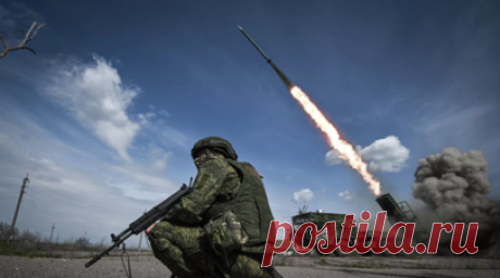 Удары по цехам с БПЛА, складам горючего и наёмникам: ВС РФ поразили военные объекты Киева в 142 районах. Российские войска поразили объекты топливно-энергетической и транспортной инфраструктуры ВСУ, места хранения и цеха сборки БПЛА, а также склады горюче-смазочных материалов и боеприпасов противника, сообщает Минобороны. Силы ПВО за сутки сбили 926 беспилотников самолётного типа и 12 авиабомб, а в зоне боевых действий уничтожены в том числе американская САУ Paladin и боевая машина РСЗО…