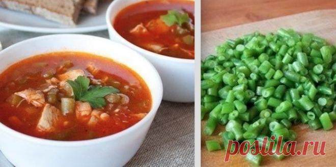 Томатный суп с курицей и зеленой фасолью 