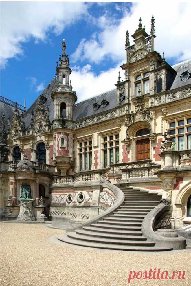 Дворец Бенедиктина (Palais Benedictine), Нормандия,  Франция