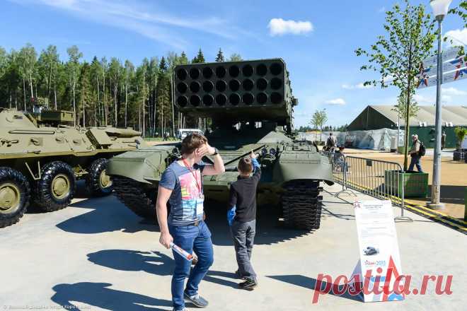 Наводит ужас на украинский Генштаб: тяжелая огнеметная система ТОС-1А "Солнцепек"