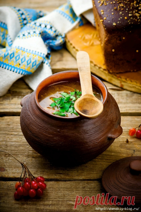 Щи с квашеной капустой и грибами в мультиварке