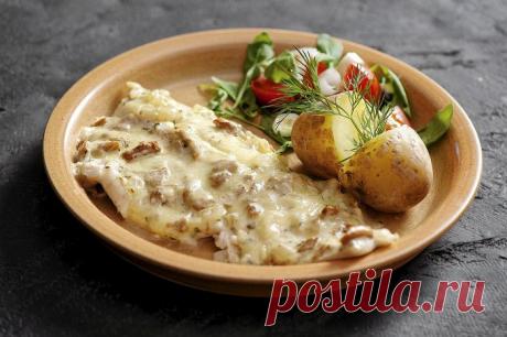 Рыба с грибами
Отличный рецепт приготовления ароматного филе судака с лесными грибами, сыром в сливочном соусе.