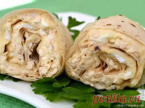 Рулеты из лаваша с курицей и плавленым сырком
