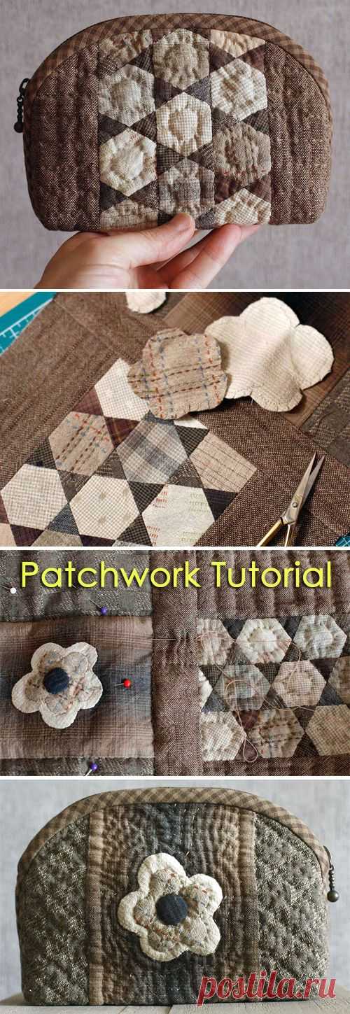 How to sew a cosmetics bag in the technique Japanese Patchwork. DIY tutorial with pictures.
Косметичка Японский Пэчворк  http://www.handmadiya.com/2015/09/cosmetic-bag-japanese-patchwork-tutorial.html