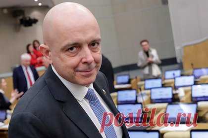 Отправившийся на СВО депутат Госдумы заявил о возвращении домой. Депутат Госдумы от Хакасии Сергей Сокол, отправившийся в зону проведения специальной военной операции (СВО) на Украине, заявил о возвращении домой. Он пояснил, что «срок его службы заканчивается». До этого депутат Сокол рассказал, что встречался с военнослужащими из Хакасии.