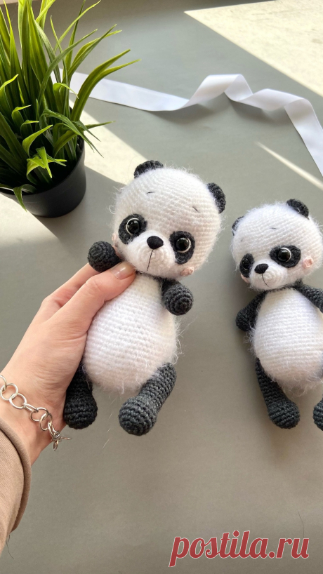 PDF Осенняя пандочка крючком. FREE crochet pattern; Аmigurumi toy patterns. Амигуруми схемы и описания на русском. Вязаные игрушки и поделки своими руками #amimore - панда, медведь, медвежонок панды, мишка.