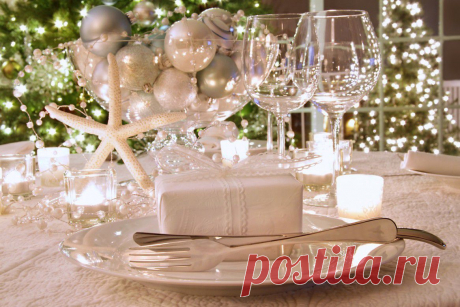 Dining Room : Elegant Christmas Centerpiece Decoration Ideas - Make Simple Christmas Table Decorations bookcase christmas decorating ideas, christmas table decorations centerpieces, Christmas Table Decorations, how to make christmas ornaments easy christmas decorations to make, christmas easy table decoration