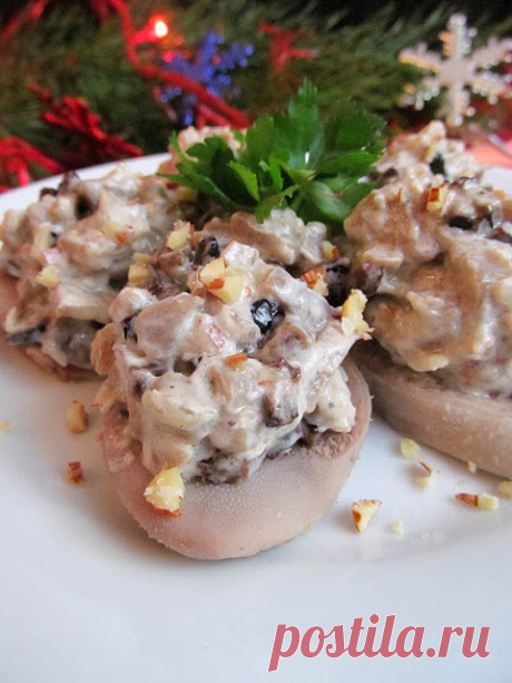 Новогоднее меню. Рецепты закусок! Закуска из языка



Очень вкусная и интересная закусочка из языка!!! Давно искала что то подобное, и не пожалела что нашла и приготовила. Получилась классная закусочка, которая украсила наш новогодний…