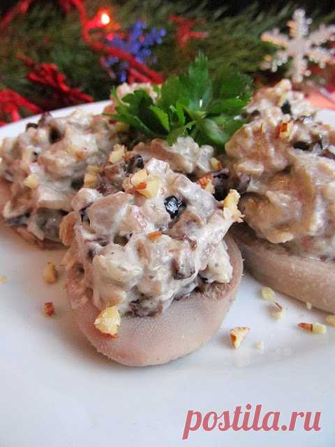 Новогоднее меню. Рецепты закусок! Закуска из языка



Очень вкусная и интересная закусочка из языка!!! Давно искала что то подобное, и не пожалела что нашла и приготовила. Получилась классная закусочка, которая украсила наш новогодний…