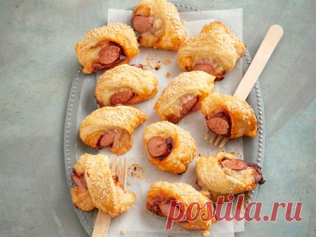 Würstchen im Schlafrock von hustenbonbon| Chefkoch Würstchen im Schlafrock - als perfekte Fingerfood-Variante. Über 241 Bewertungen und für schmackhaft befunden. Mit ► Portionsrechner ► Kochbuch ► Video-Tipps!