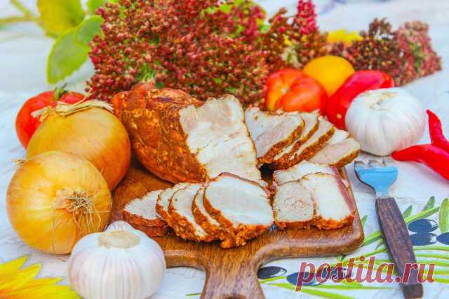 Сало засолить по-венгерски, в рассоле, в банке или в луковой шелухе? Сало – популярный в наших широтах продукт. Его используют в свежем, копченом, вареном, жареном или тушеном виде. Как выбрать сало для засолки и правильно засолить? Как выбрать сало Выбор правильного…