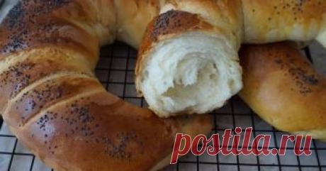 Рогалики к завтраку как пух Автор рецепта Marilesya Рогалики к завтраку как пух - пошаговый рецепт с фото. Нежные слоистые пушистые рогалики с маком,тесто без яиц. Рецепт очень простой и быстрый, получится у всех, даже если вы никогда не работали с дрожжевым тестом!
