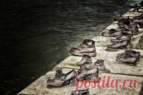 Международный день против фашизма и антисемитизма
Этот мемориальный день установлен в память о жертвах нацизма и массового погрома 1938 года, известного как «Хрустальная ночь». Он служит напоминанием об опасности ксенофобии, радикального национализма и расовой нетерпимости для всего человечества.