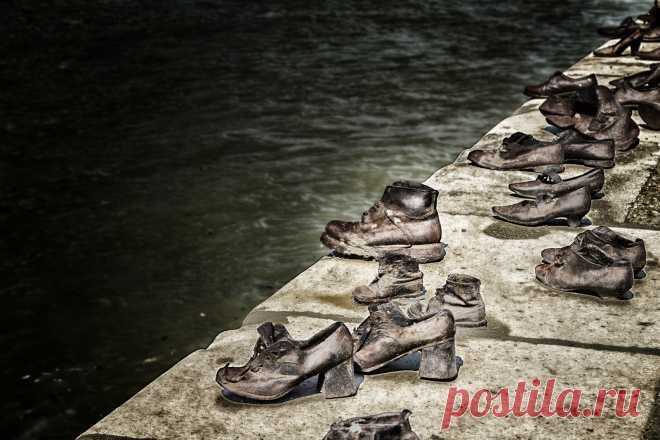 Международный день против фашизма и антисемитизма
Этот мемориальный день установлен в память о жертвах нацизма и массового погрома 1938 года, известного как «Хрустальная ночь». Он служит напоминанием об опасности ксенофобии, радикального национализма и расовой нетерпимости для всего человечества.