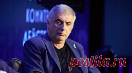 «Напомнить о себе»: Невзлин потратил $100 тысяч на лобби судебного решения по иску ЮКОСа к России. RT узнал новые подробности по самому крупному в истории международному иску к России. Бывшие акционеры нефтяной компании «ЮКОС», которые требуют заплатить им более $50 млрд компенсации, обратились к американским лоббистам. Один из акционеров, Леонид Невзлин*, заплатил в 2022 году «легализованную взятку» в размере $100 тыс., чтобы тема компенсации ЮКОСу поднималась в Госдепе, сенате и Минфине США.…