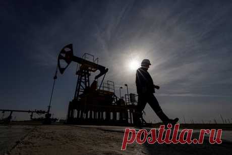 Главный покупатель российской нефти переключился на Венесуэлу. Индийские нефтеперерабатывающие заводы (НПЗ) начали наращивать закупки нефти у Венесуэлы через несколько недель после того, как США ослабили санкции против южноамериканского государства. По данным Kpler, в ноябре текущего года отгрузки составили 20 тысяч тонн, а в декабре вырастут до 390 тысяч.