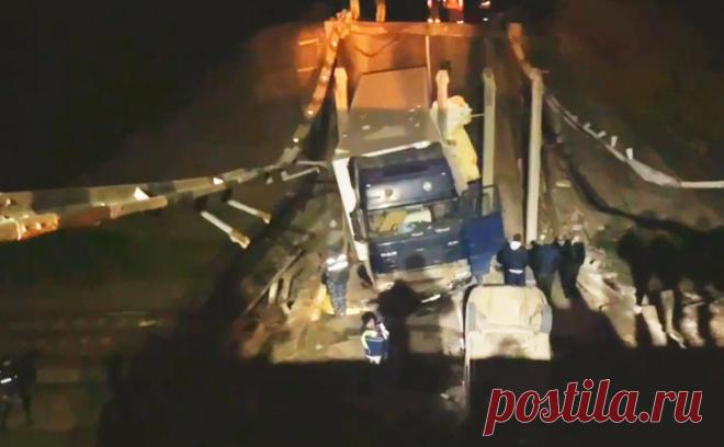 В Крыму назвали сумму, необходимую для восстановления обрушившегося моста. Путепровод в Джанкойском районе Крыма будет восстановлен в следующем году, на его ремонт потребуется около 180 млн руб.