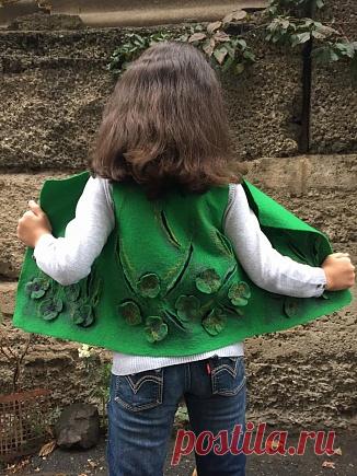 Цельноваляный жилет для девочки 