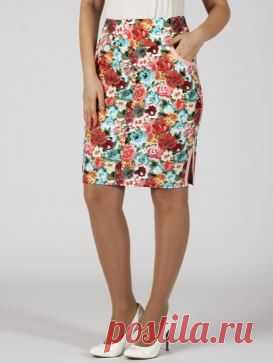 Модель из джинсовой ткани с боковыми карманами и отделочной тесьмой
Длина 55-60 см. 
Ткань : 60% х/б, 30% вискоза, 5% лайкра