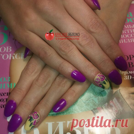Хочешь привлечь🔔 к себе внимание🔎? Тогда такой маникюр💅 как раз для тебя! Яркий нарядный💖 цвет и шикарное украшение✨ безымянного пальца - отличный вариант👍 для создания должного эффекта! Добро пожаловать в студию на Таганской