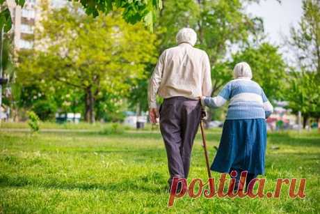 В сети обсудили примеры активной сексуальной жизни после 80 лет. Пользователи форума Reddit рассказали, что даже после 80 лет их родственники все еще занимаются сексом. Некоторые привели в пример своих дедушек и дядь, занимающихся сексом регулярно, и не только с женой. В комментариях нашлись и люди пенсионного возраста, которые не собираются переставать заниматься любовью.