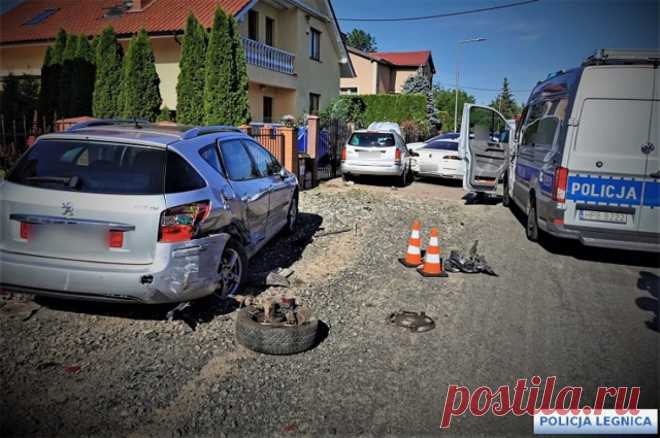 «Будет еще хуже». Пьяный украинский беженец задавил девушку в Польше. Как пишет издание Rzeczpospolita со ссылкой на данные МВД Польши, украинцы остаются лидерами в криминальной хронике среди иностранцев.