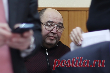 Суд продлил арест бизнесмену Шпигелю на три месяца. В Москве Басманный суд удовлетворил ходатайство следствия, продлив арест на три месяца бизнесмену Борису Шпигелю, обвиняемому по делу о взятках бывшему губернатору Пензенской области Ивану Белозерцеву. Защита намерена обжаловать это решение, отмечая, что состояние его здоровья ухудшается.