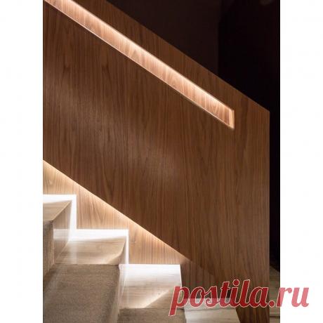 Публикация Andressa Danielli в Instagram • Сен 10 2017 в 2:02 UTC 133 отметок «Нравится», 4 комментариев — Andressa Danielli (@andressa.danielli) в Instagram: «Porque não começar ousando pelo corrimão? O painel de madeira funciona como parapeito e tem uma…»