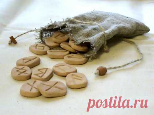 Защита древних рун: рунические формулы против энергетического негатива