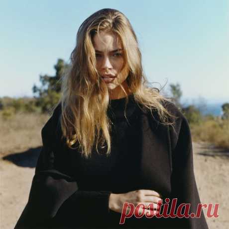 Денис Ричардс (Denise Richards) в фотосессии Ярива Милчана (Yariv Milchan) (1999)