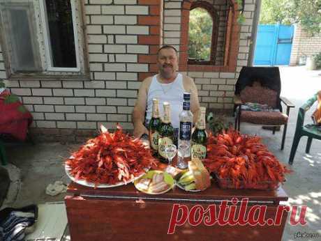 Где эта улица, где этот дом...адрес скажите - мы в гости зайдём!!!))))
