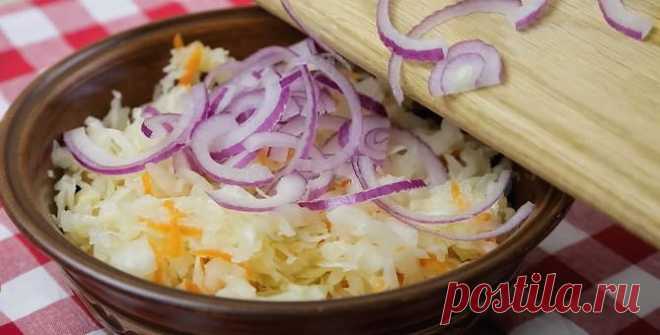 Квашеная капуста в банке на зиму - Вкусные идеи Квашеная капуста является незаменимым атрибутом нашей зимы и используется как для приготовления вкусных наваристых щей, так и в качестве салата к гарниру.