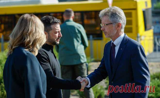 В Киев прибыли президент Литвы, премьер Латвии и глава чешского сената. На Украину прибыли президент Литвы Гитанас Науседа, премьер-министр Латвии Эвика Силиня и глава сената Чехии Милош Выстрчил, об этом они сообщили на своих страничках в соцсети X.