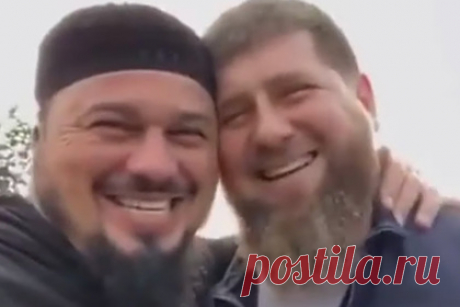 Командир чеченского спецназа рассказал о «поджопниках» от Кадырова. Вице-премьер правительства Чечни, командир чеченского специального отряда быстрого реагирования (СОБР) «Терек» Абузайд Висмурадов рассказал, что глава республики Рамзан Кадыров гонял его «поджопниками». Кадыров в свою очередь отметил, что с детства побеждал Висмурадова в драке.