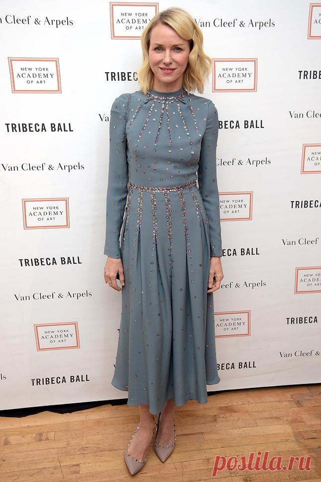 Наоми Уоттс в Valentino гала вечере Tribeca Ball нью-йоркской Академии искусств